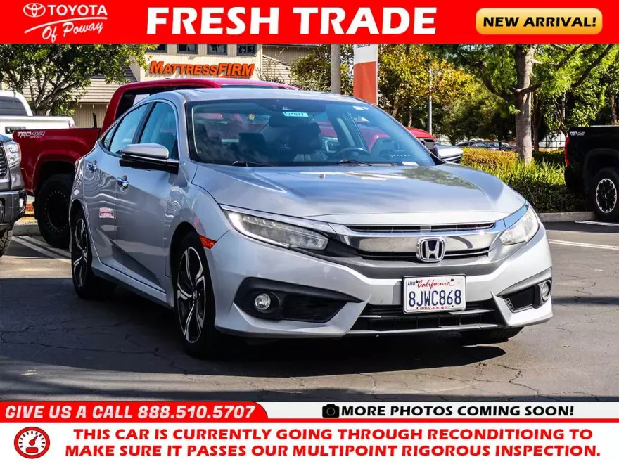 2017 Honda Civic Touring photo 1