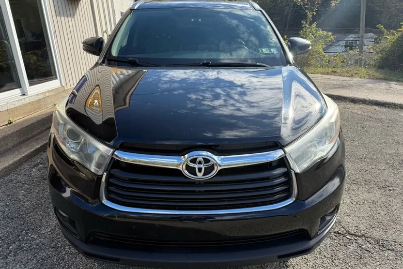 2016 Toyota Highlander Base Hybrid photo 1