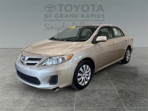 2012 Toyota Corolla LE photo 4
