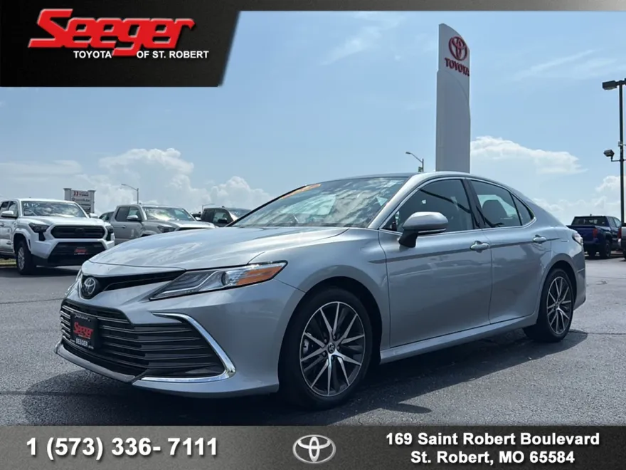 2023 Toyota Camry XLE photo 1