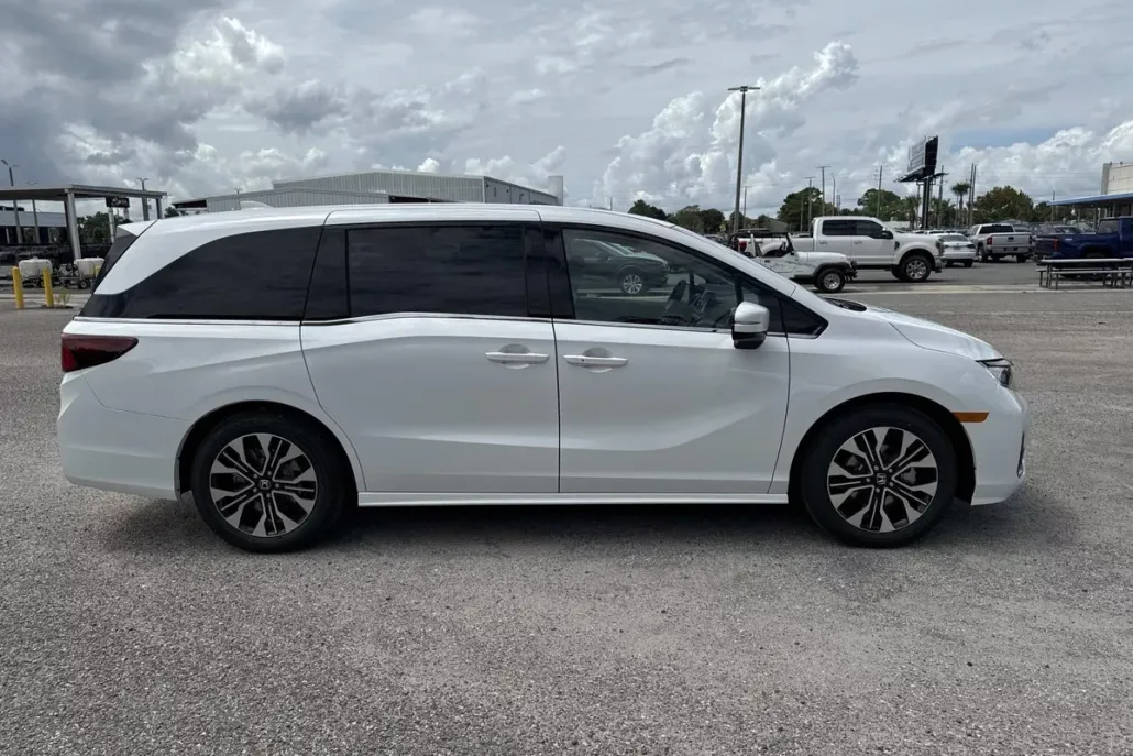 2026 Honda Odyssey Elite photo 1