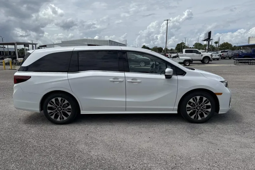 2026 Honda Odyssey Elite photo 1