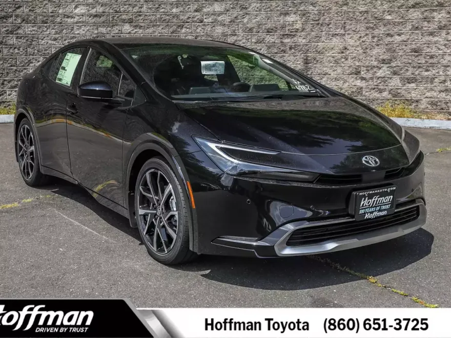 2025 Toyota Prius XSE Plug-in Hybrid photo 1