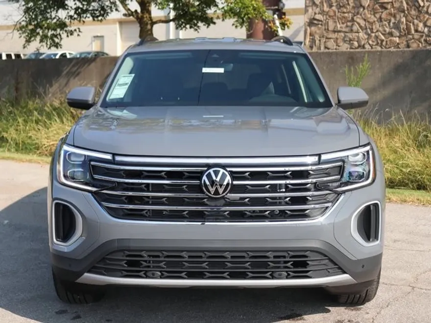 2026 Volkswagen Atlas SE Technology photo 1