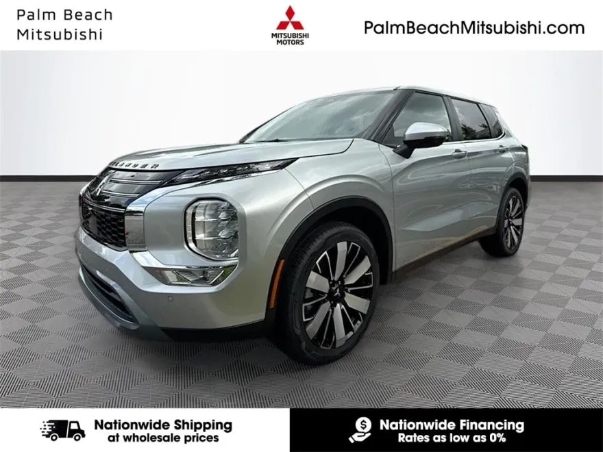 2025 Mitsubishi Outlander SE photo 1