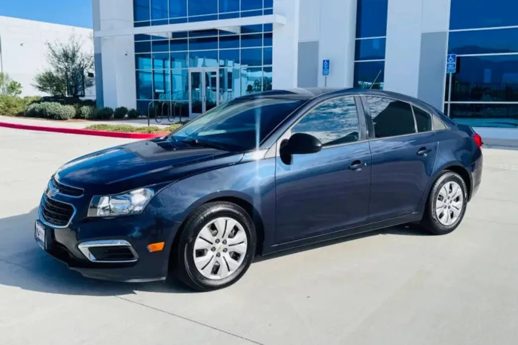 2015 Chevrolet Cruze LS photo 1