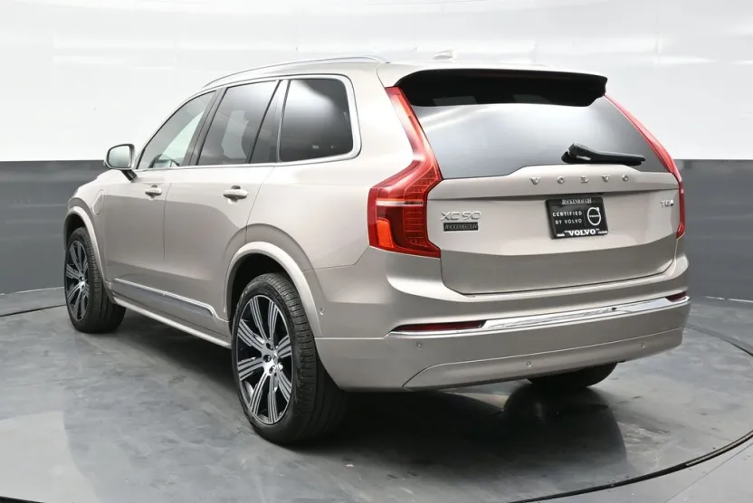 2025 Volvo XC90 T8 Plus photo 1