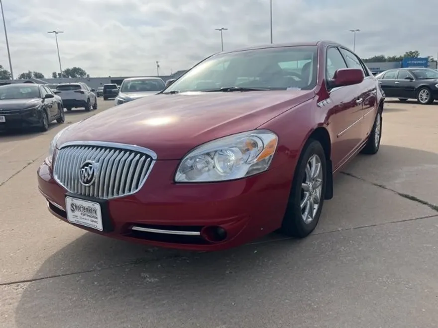 2011 Buick Lucerne CXL photo 1