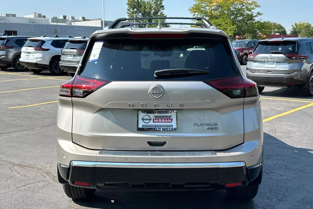 2026 Nissan Rogue Platinum photo 1