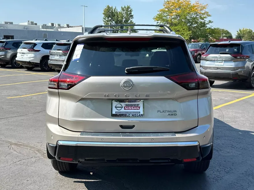 2026 Nissan Rogue Platinum photo 1