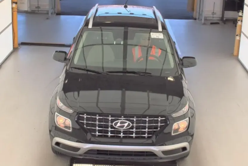 2023 Hyundai Venue SEL Limited photo 1