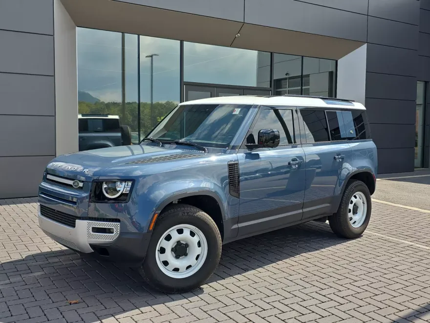 2023 Land Rover Defender 110 S photo 1