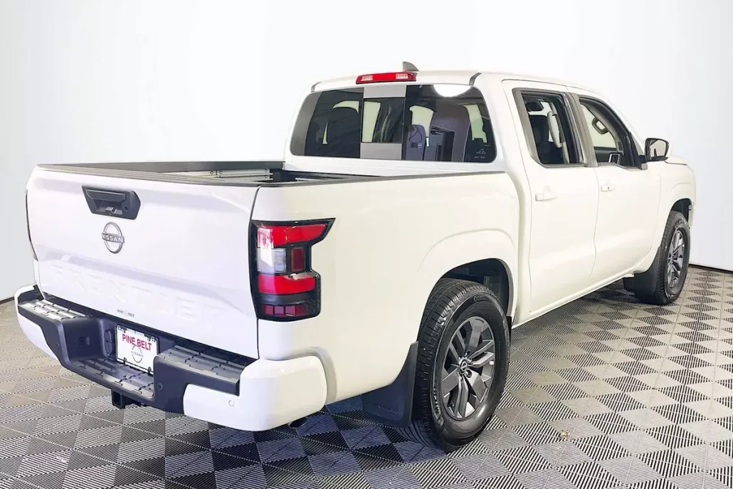 2025 Nissan Frontier SV photo 1