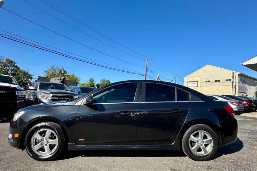 2013 Chevrolet Cruze photo 1