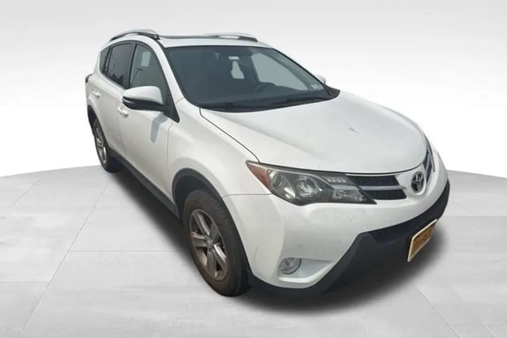 2014 Toyota RAV4 XLE photo 1