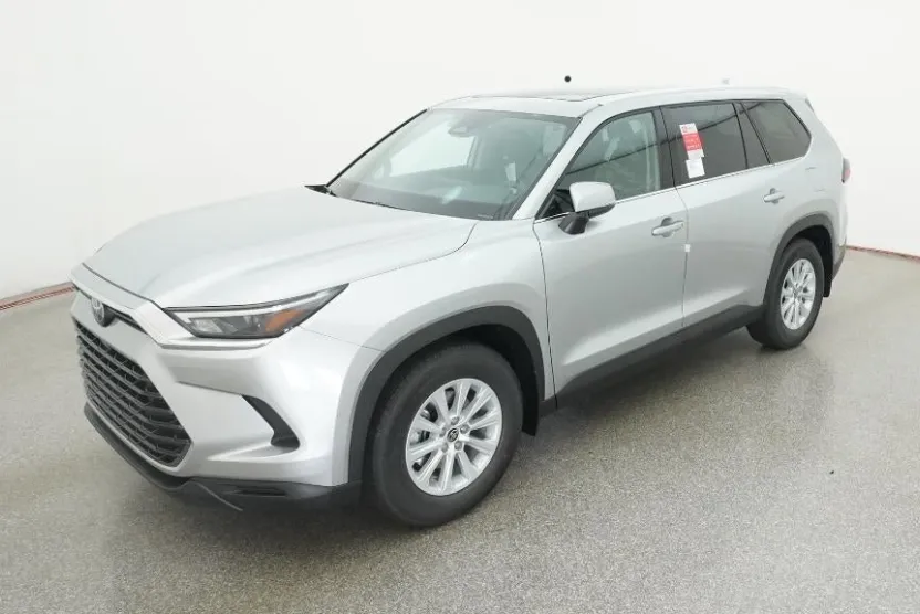 2025 Toyota Highlander Hybrid XLE photo 1