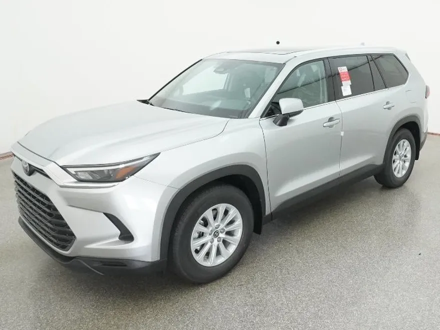 2025 Toyota Highlander Hybrid XLE photo 1