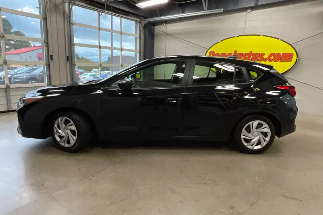 2024 Subaru Impreza Base photo 1