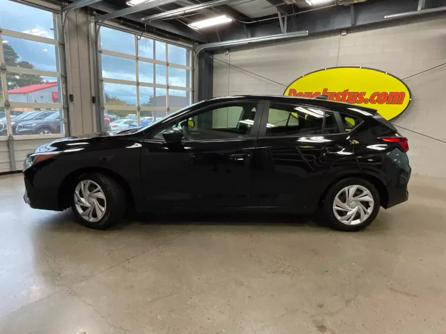 2024 Subaru Impreza Base photo 1