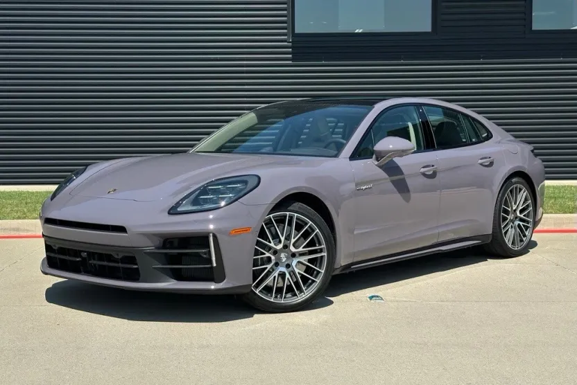 2026 Porsche Panamera 4 E-Hybrid photo 1