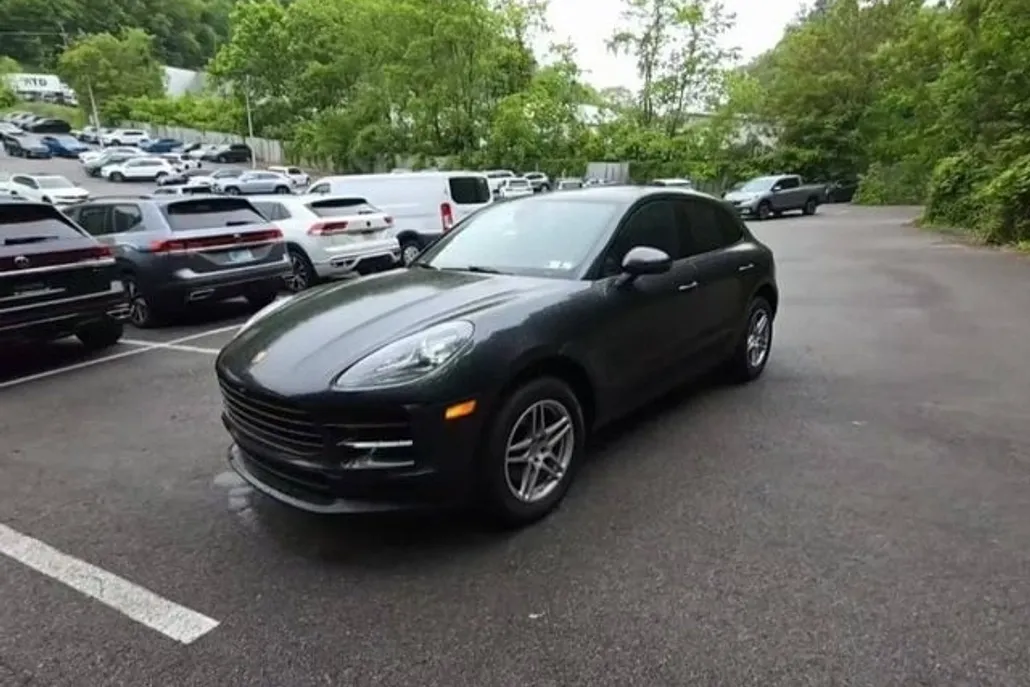 2020 Porsche Macan Base photo 1