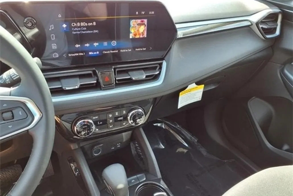 2025 Chevrolet Trailblazer LT photo 1