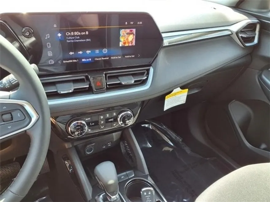 2025 Chevrolet Trailblazer LT photo 1