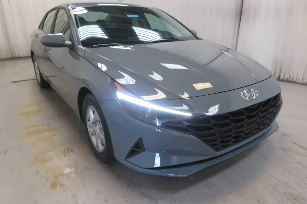 2023 Hyundai Elantra SE photo 1