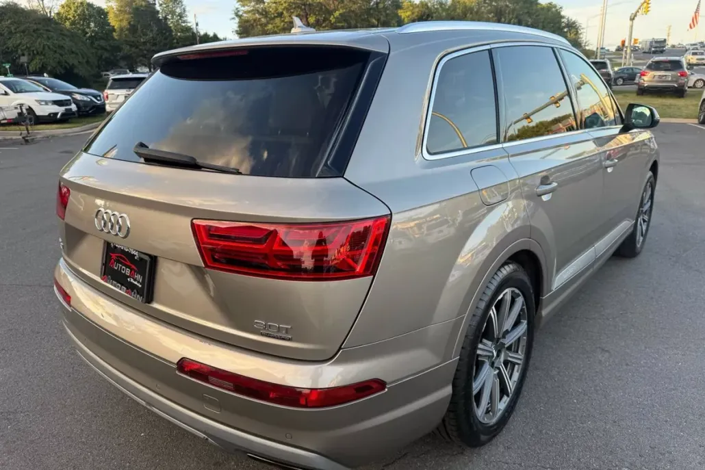 2017 Audi Q7 3.0T Premium Plus photo 1