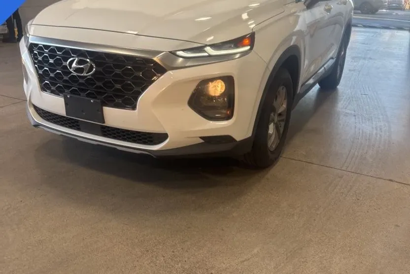 2020 Hyundai Santa Fe SE photo 1