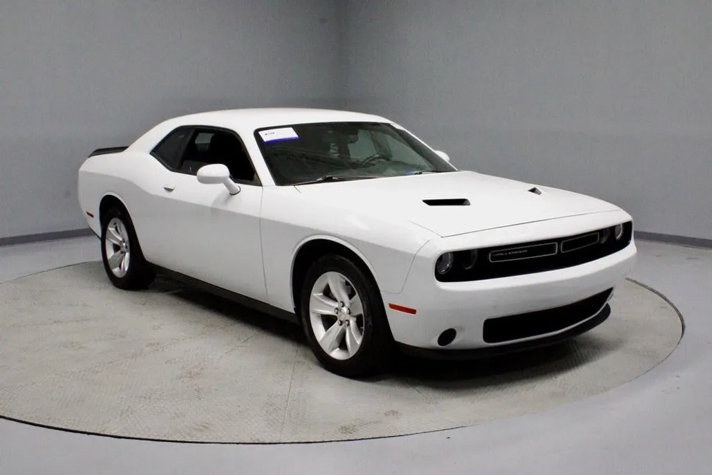 2023 Dodge Challenger SXT photo 1