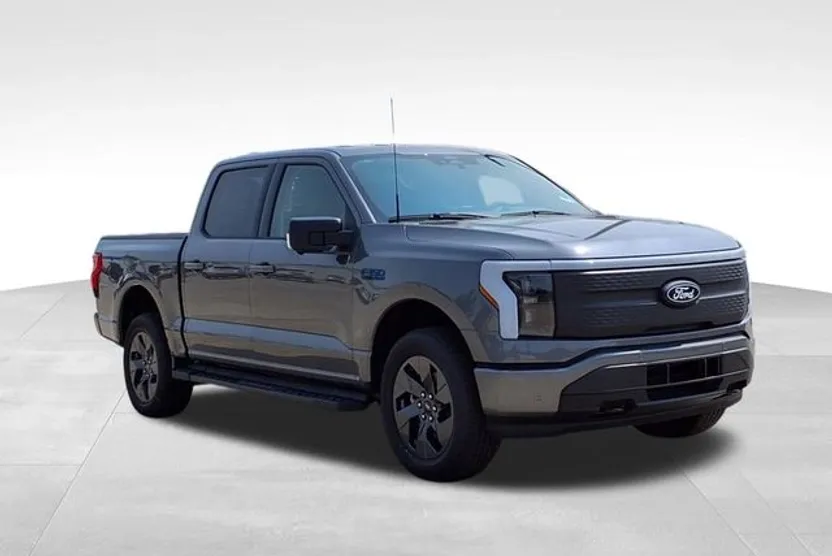 2025 Ford F-150 Lightning photo 1