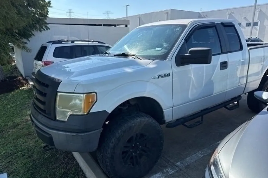 2010 Ford F-150 XL photo 1