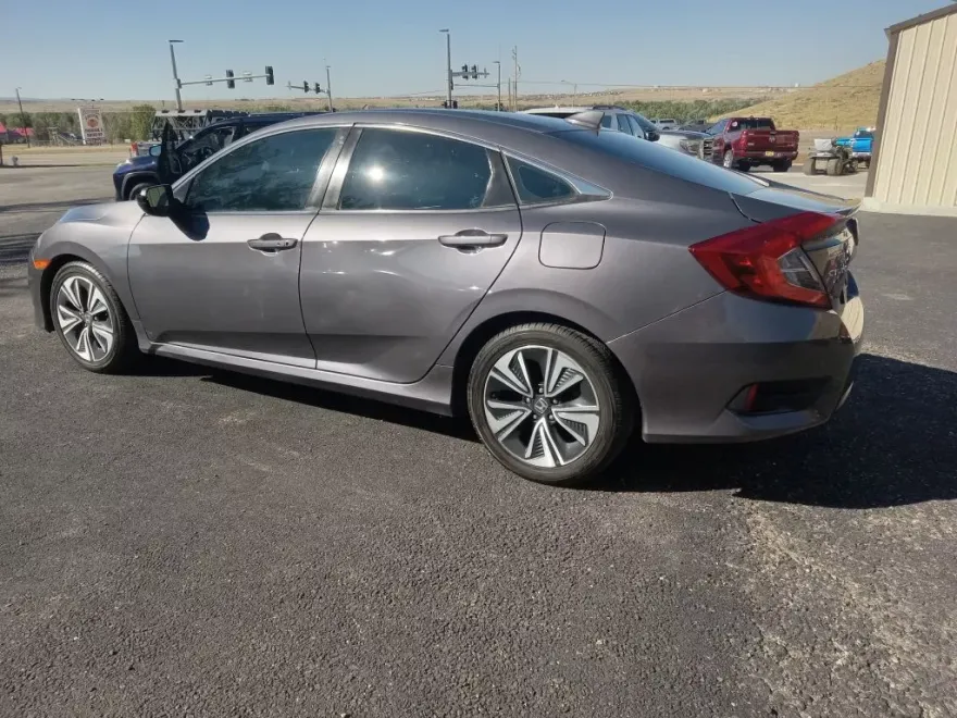 2018 Honda Civic EX-T photo 1
