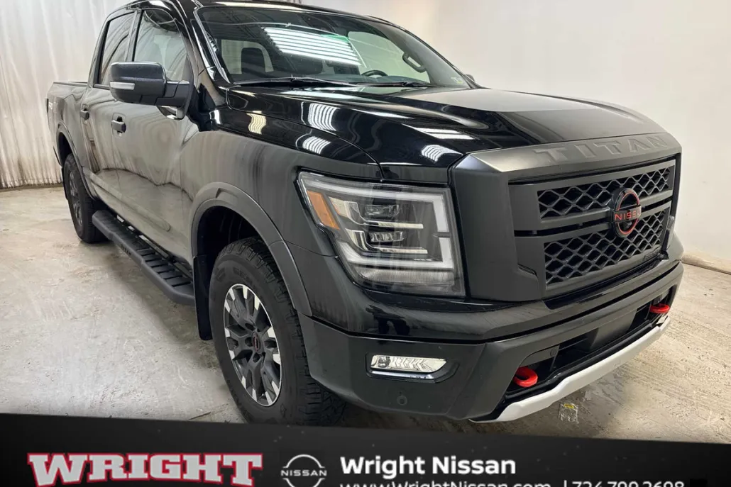2024 Nissan Titan Crew Cab photo 1