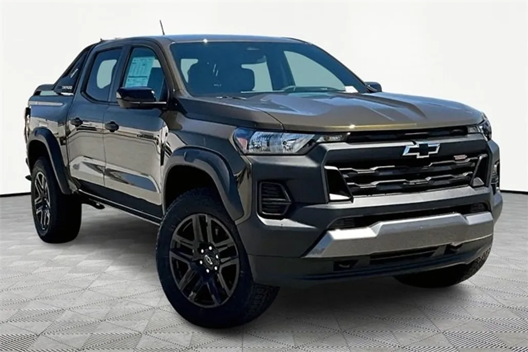 2025 Chevrolet Colorado Trail Boss photo 1