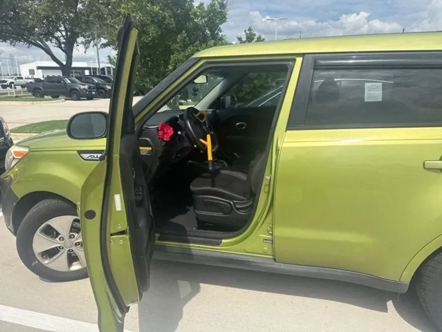 2016 Kia Soul Base photo 1