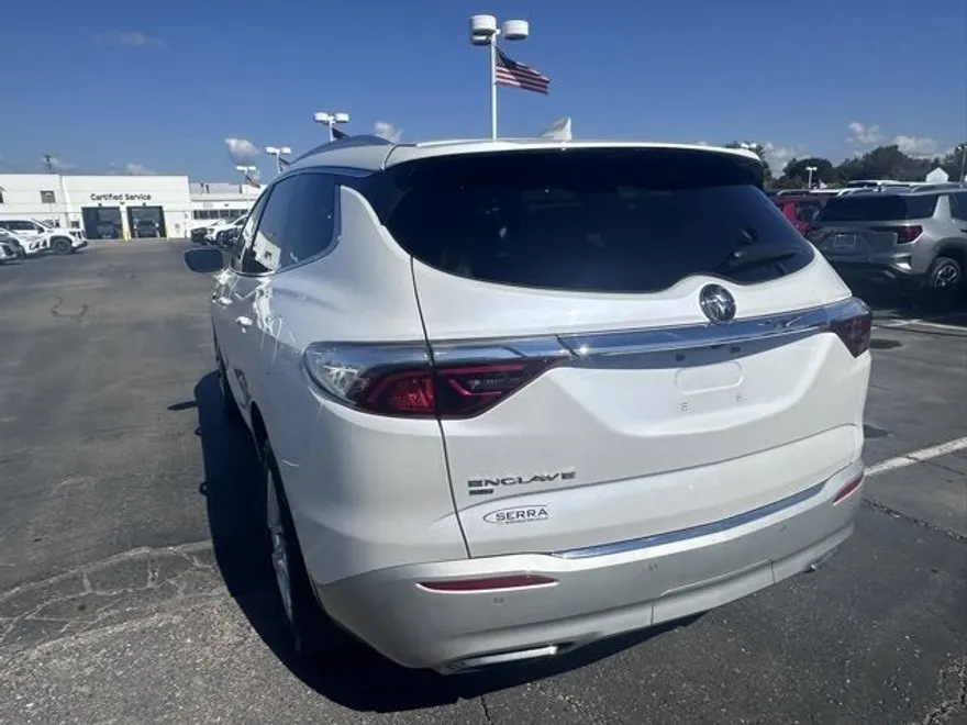 2023 Buick Enclave Essence photo 1