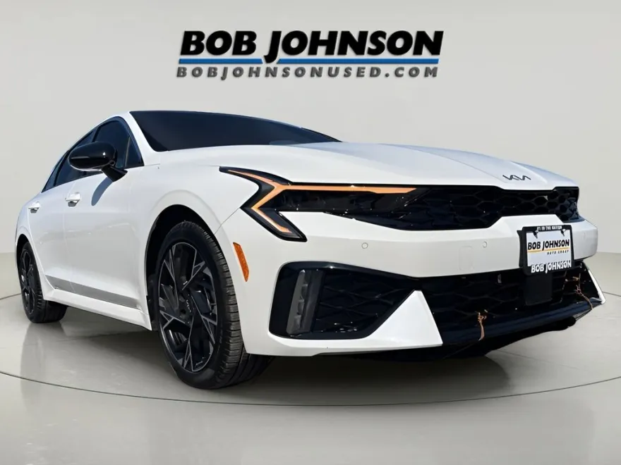 2025 Kia K5 GT-Line photo 1