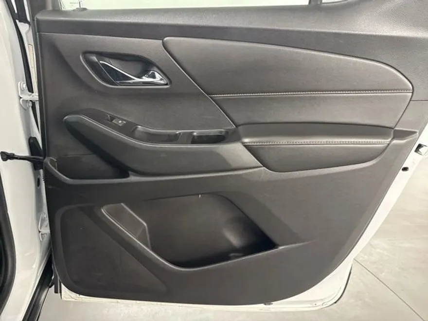 2018 Chevrolet Traverse LS photo 1