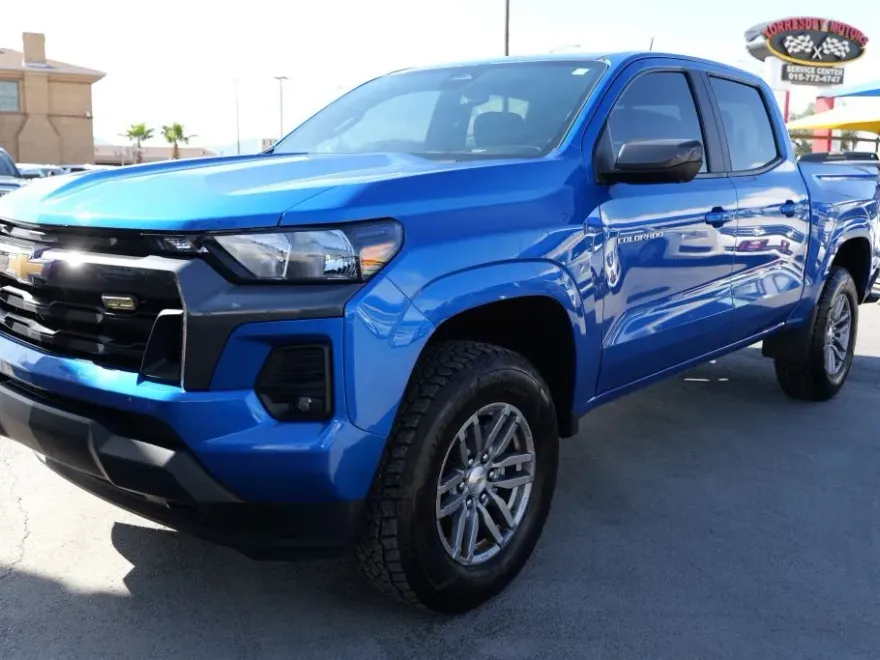 2023 Chevrolet Colorado LT photo 1