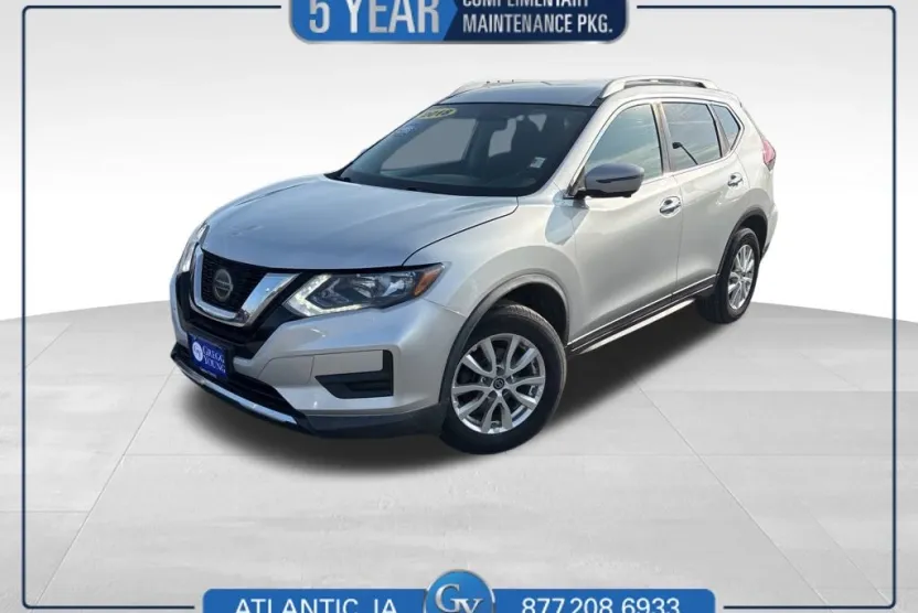 2018 Nissan Rogue SV photo 1