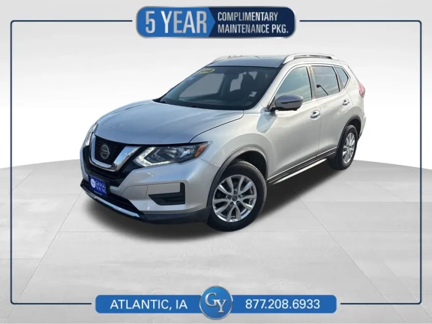 2018 Nissan Rogue SV photo 1