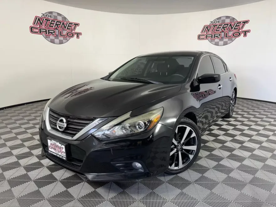 2016 Nissan Altima 2.5 SR photo 1