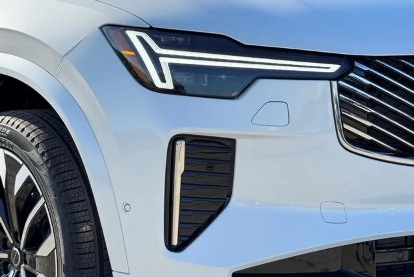 2026 Volvo XC90 Plus photo 1