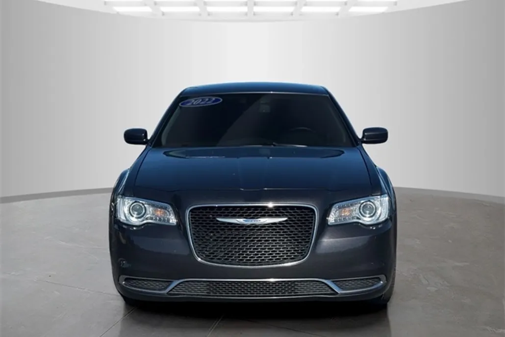 2022 Chrysler 300 Touring photo 1