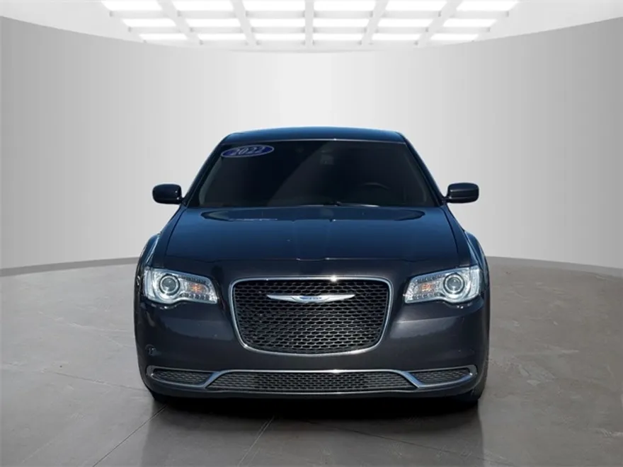 2022 Chrysler 300 Touring photo 1