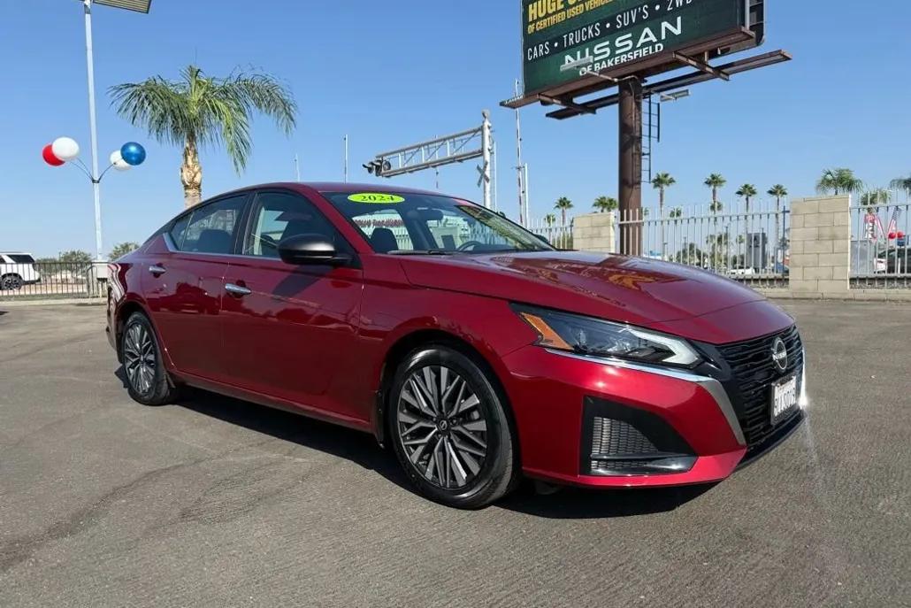 2024 Nissan Altima 2.5 SV photo 1