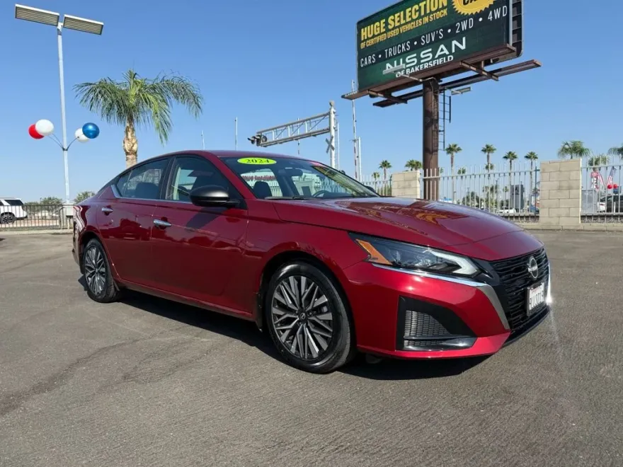 2024 Nissan Altima 2.5 SV photo 1
