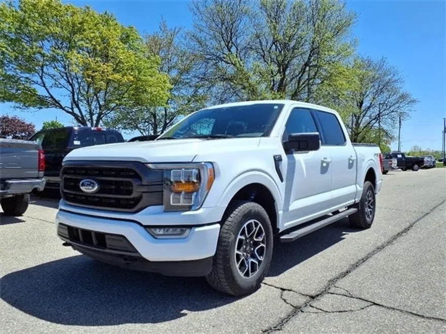 2023 Ford F-150 XLT photo 1